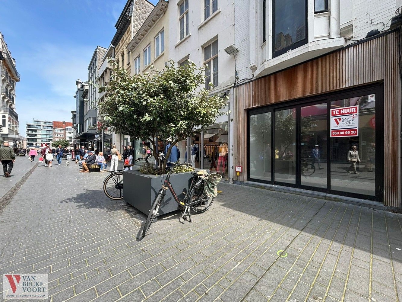 Handelspand 70 m² foto {{pictureIndex}}