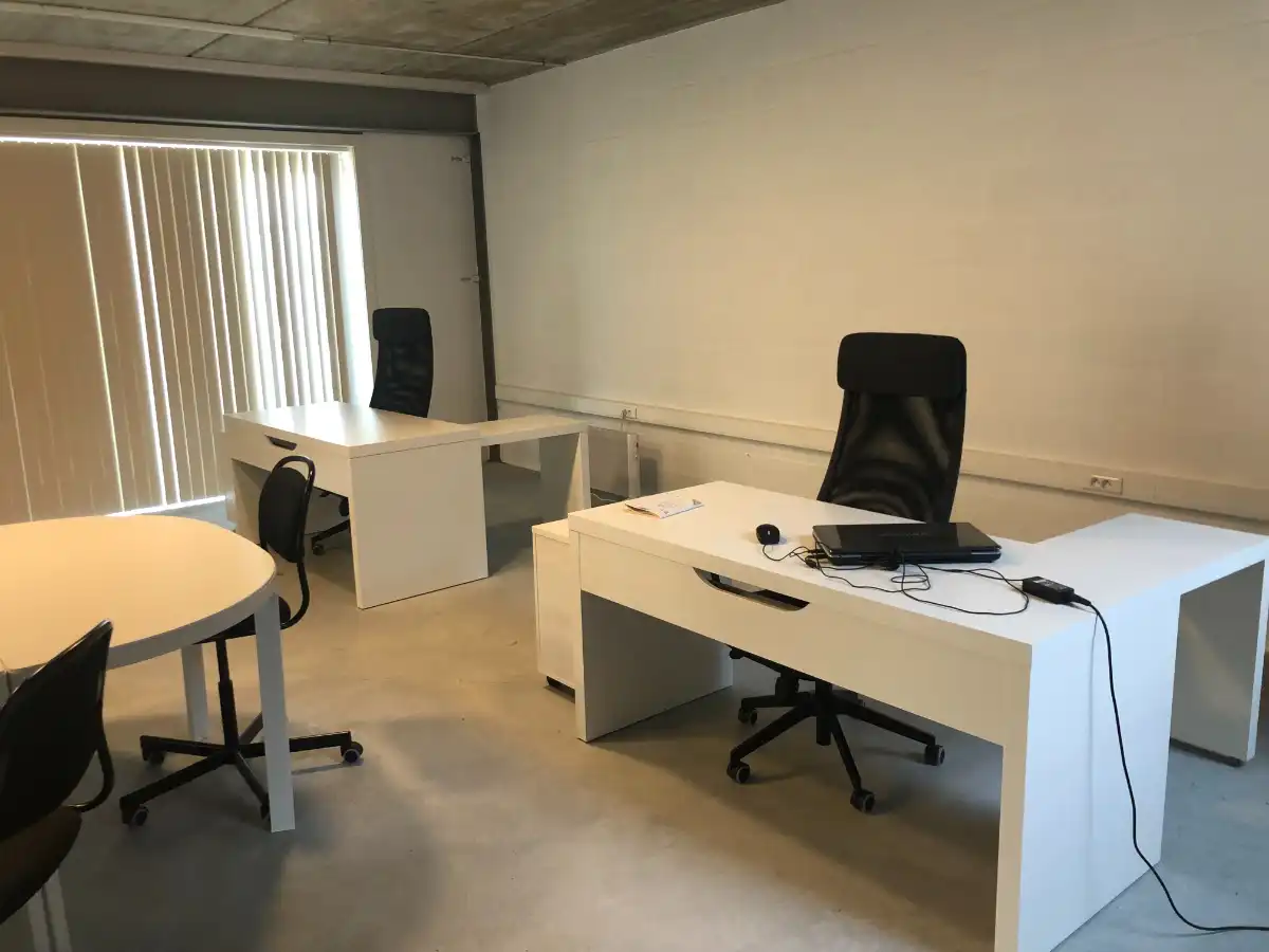 BEDRIJFSGEBOUW / STOCKAGERUIMTE foto 23