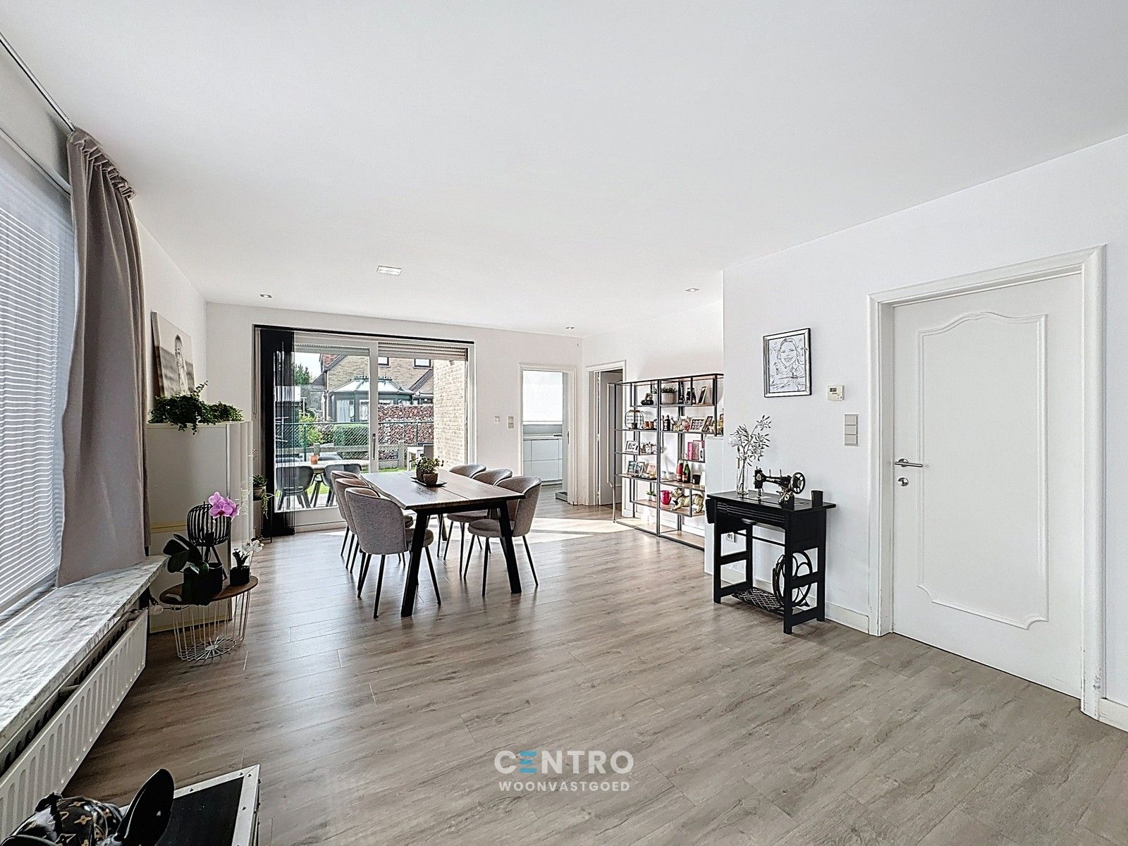 RESIDENTIEEL gelegen villa met 3 slpks, garage én ZUIDger. tuin! foto 5