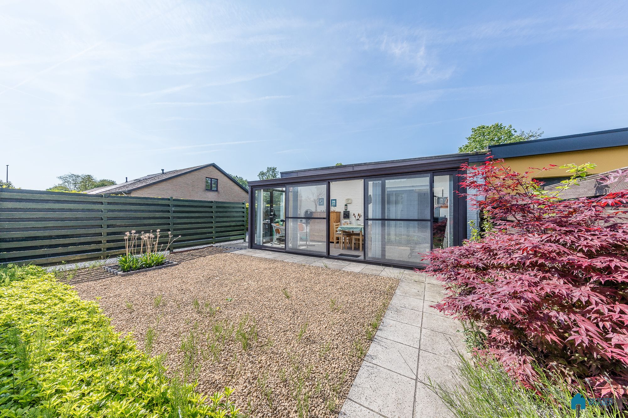 Rustig gelegen bungalow met tuintje en garage foto 7