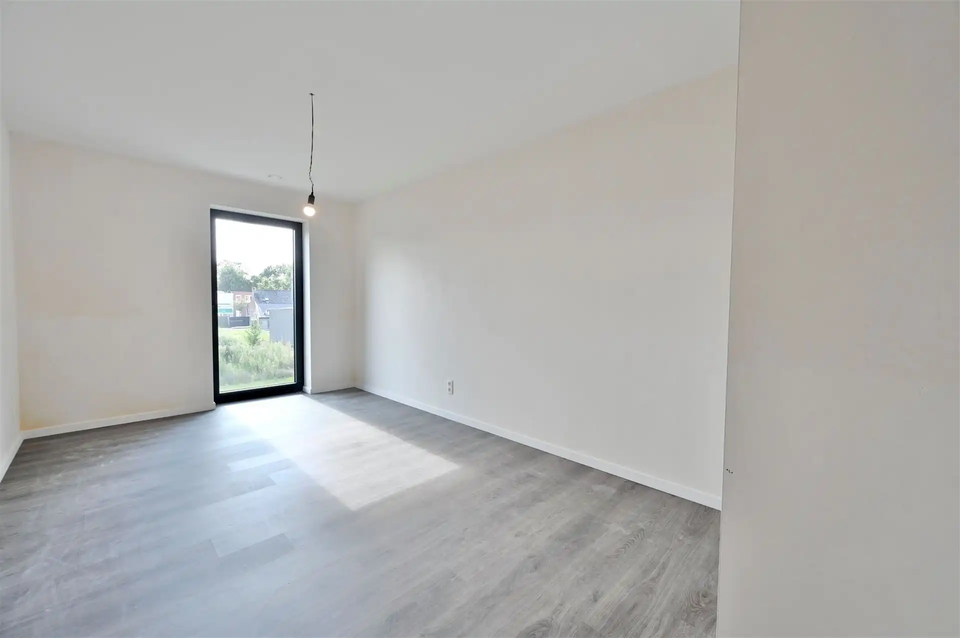 Moderne nieuwbouwwoning met 4 slpk en zonnige tuin foto 15