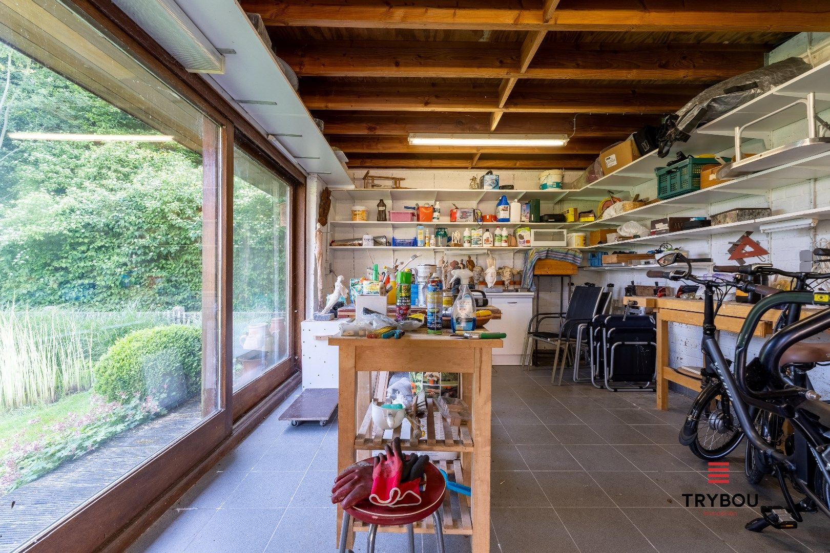Unieke villa met atelier, aangelegde tuin en artistieke ziel foto 19