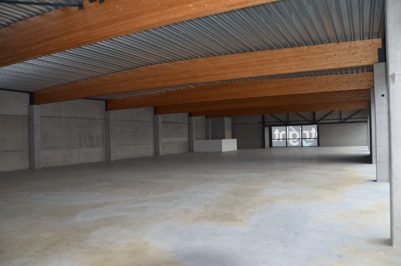 Te huur :  Roeselare Bruggesteenweg baanwinkel +/-764 m², in casco foto 12