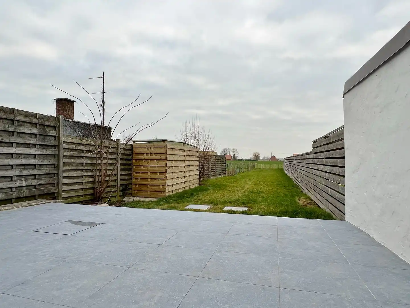 Volledig gerenoveerde woning met ruime tuin foto 13