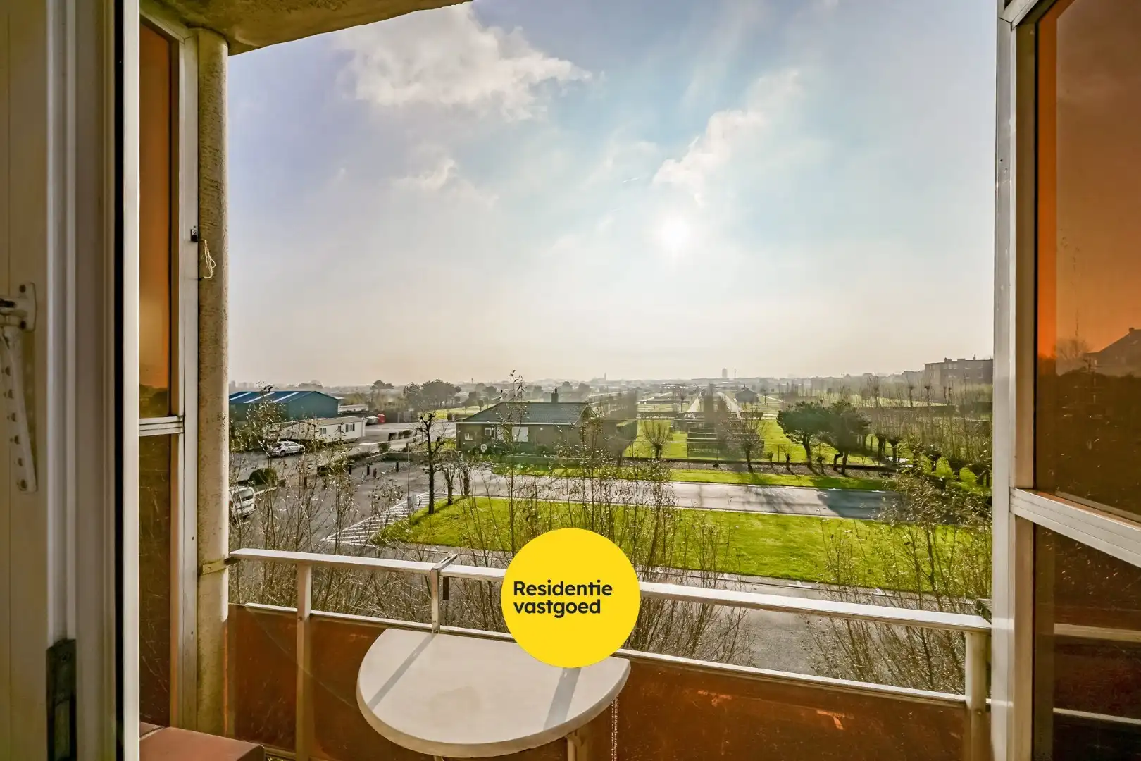 Instapklaar appartement met 2 slaapkamers– op wandelafstand van zee en winkels foto 11