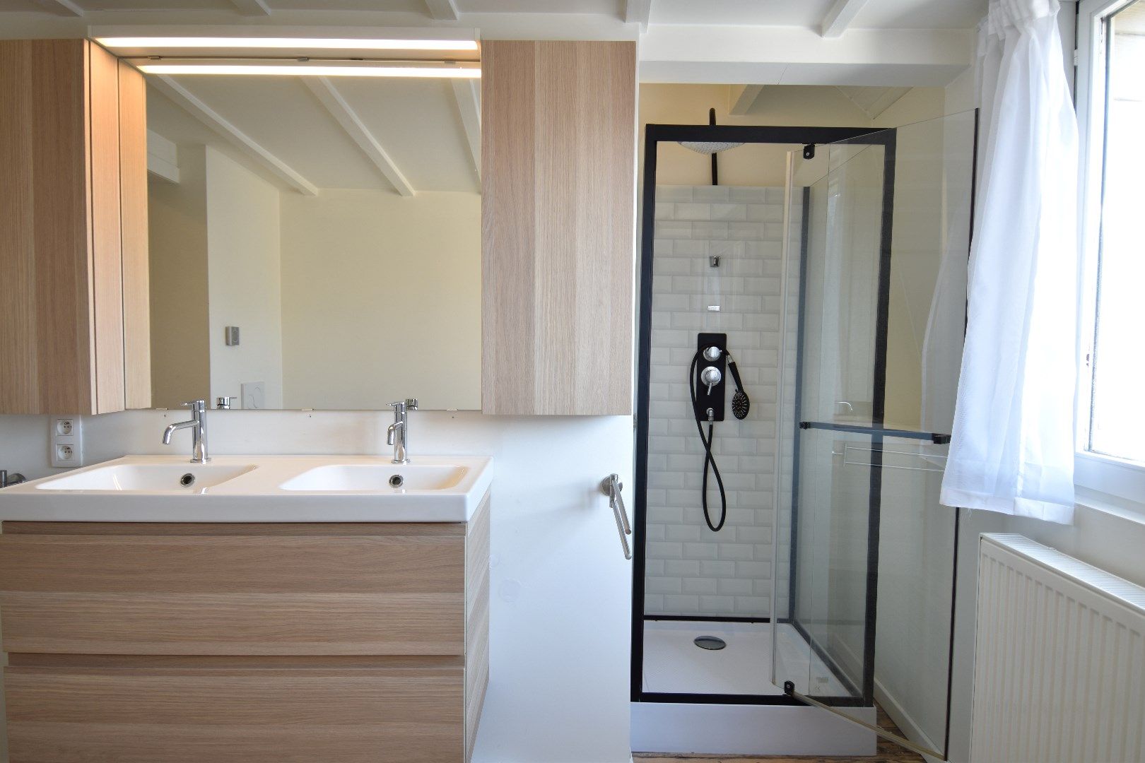 Energiezuinige (label B!) gezinswoning met praktijkruimte, 3 slaapkamers en tuin te koop in hartje Bellegem foto 7