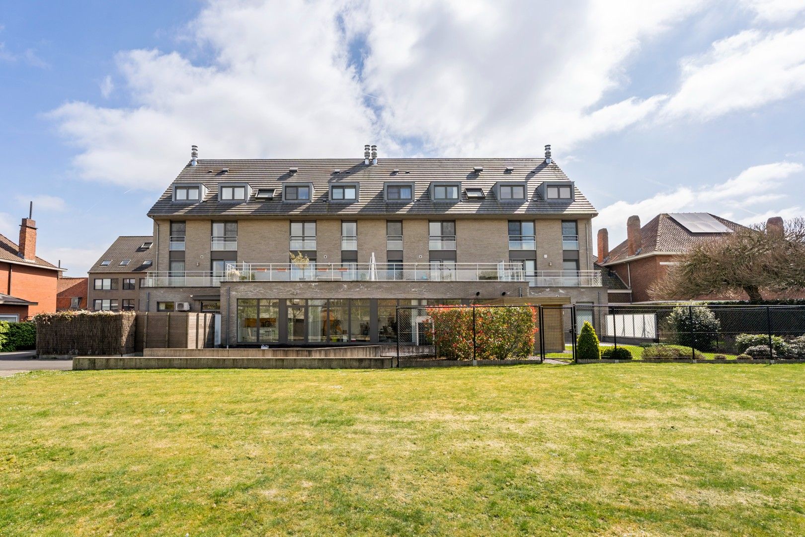 Recent appartement met twee slaapkamers en zonneterras op wandelafstand van centrum Tielt! foto 16