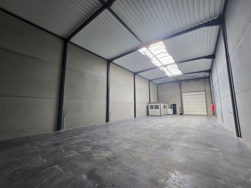 Nieuwbouw KMO-units te huur foto {{pictureIndex}}