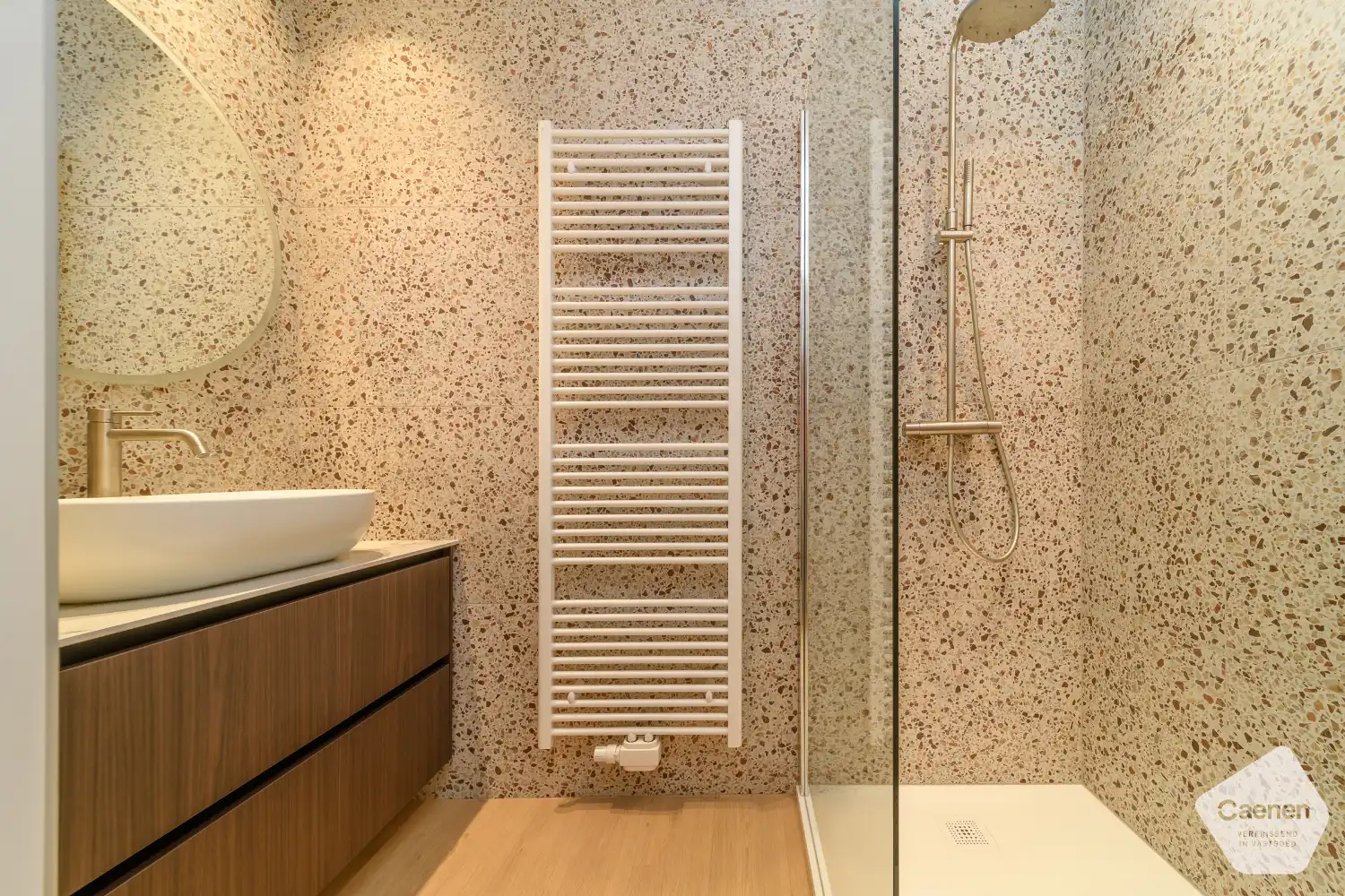 Luxueus gerenoveerd gelijkvloers appartement met zeezicht en zuidgerichte tuin foto 7