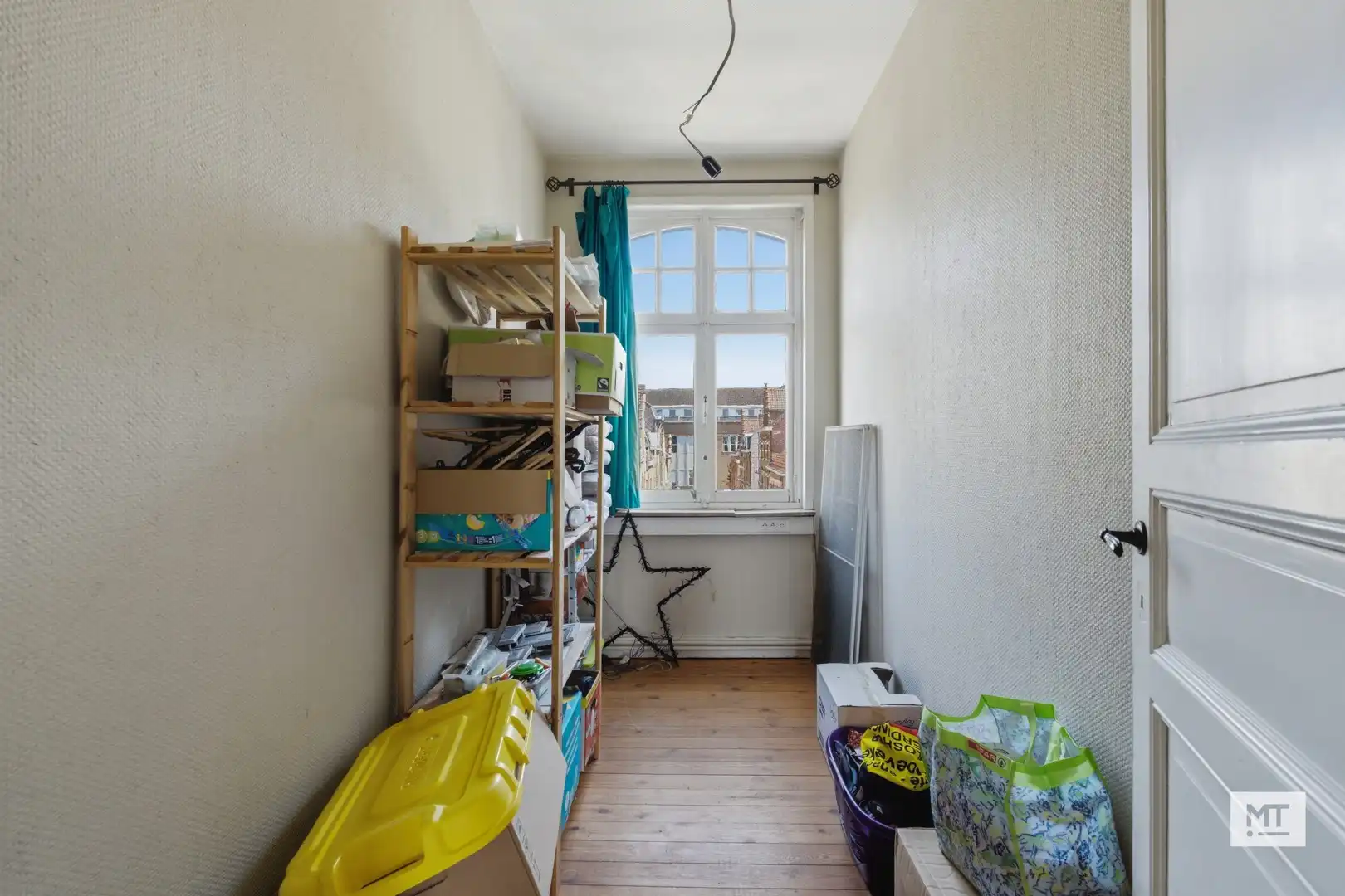 Bijzondere ruime herenwoning met 5 slaapkamers, 2 bureelruimtes, garage en tuin in het centrum van Ieper foto 29