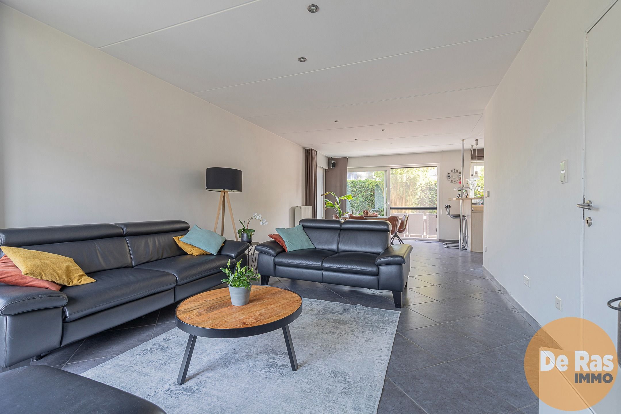 ZELE -Instapklare woning met 3 kamers op uitstekende locatie foto 3