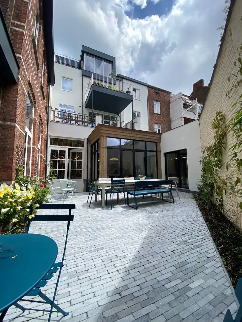 HIPPE INSTAPKLARE KANTOREN IN GERENOVEERDE HERENWONING foto 5