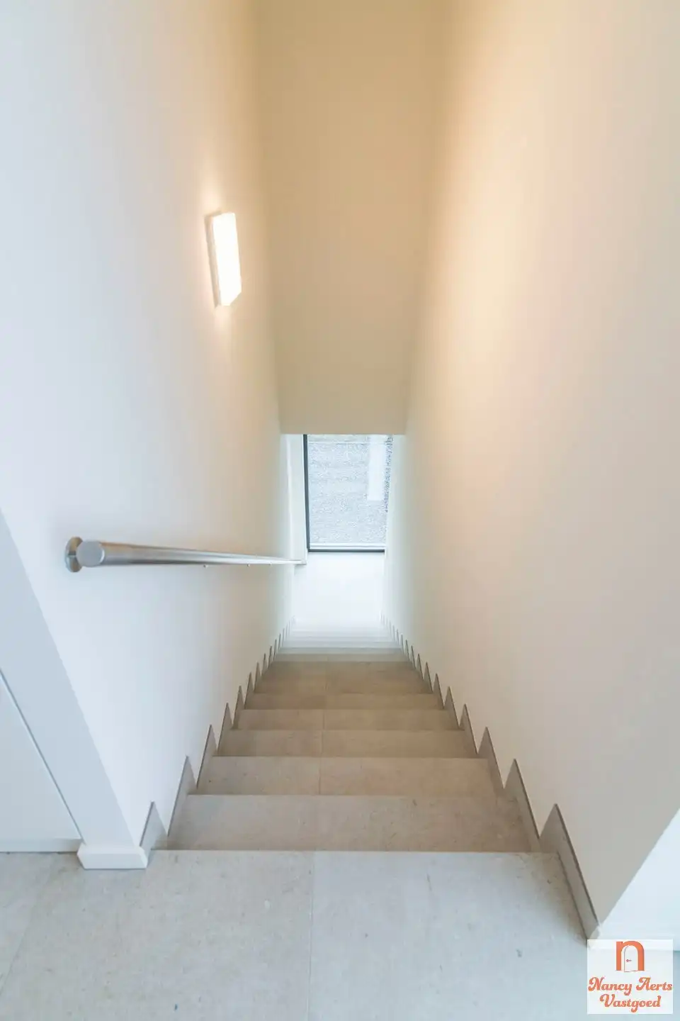 Instapklaar appartement met tuin en carport op toplocatie foto 19
