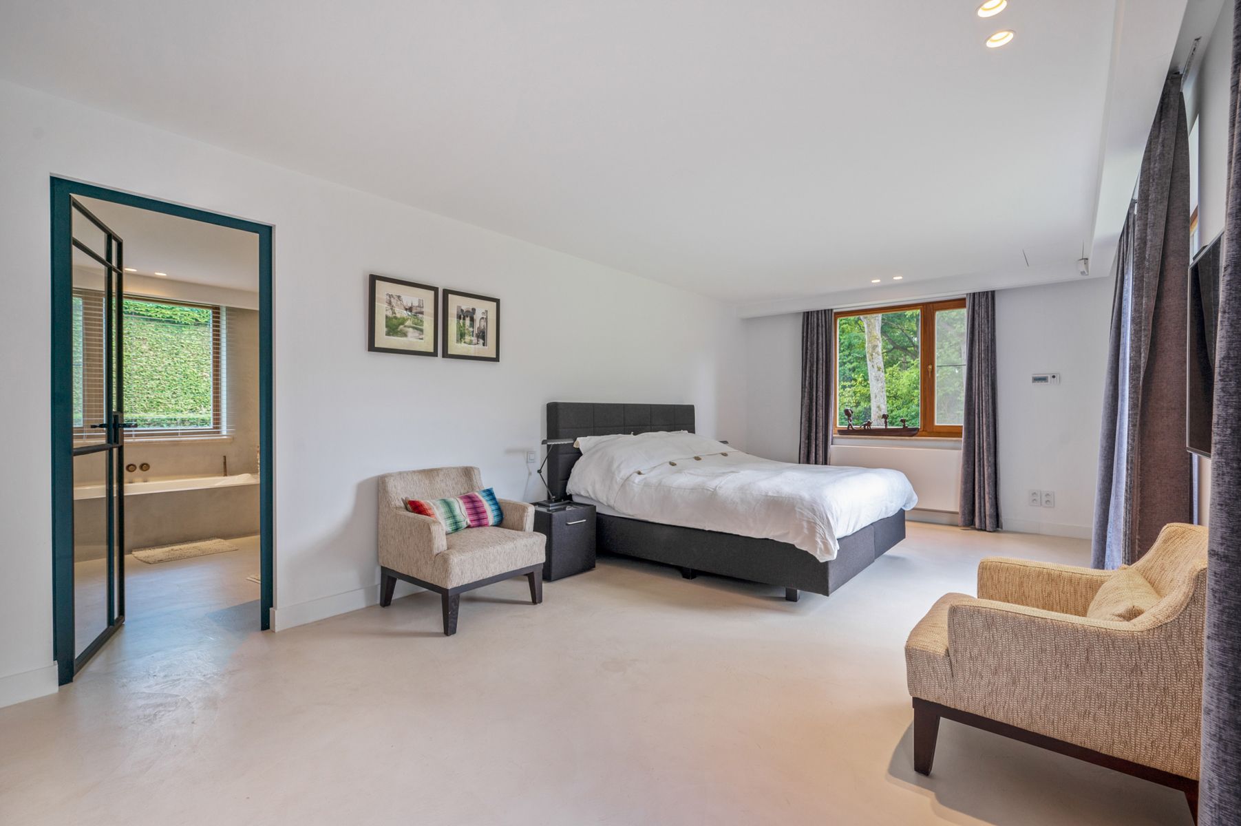 Residentiëel gelegen gelijkvloerse villa op ca. 3.008 m². foto 28