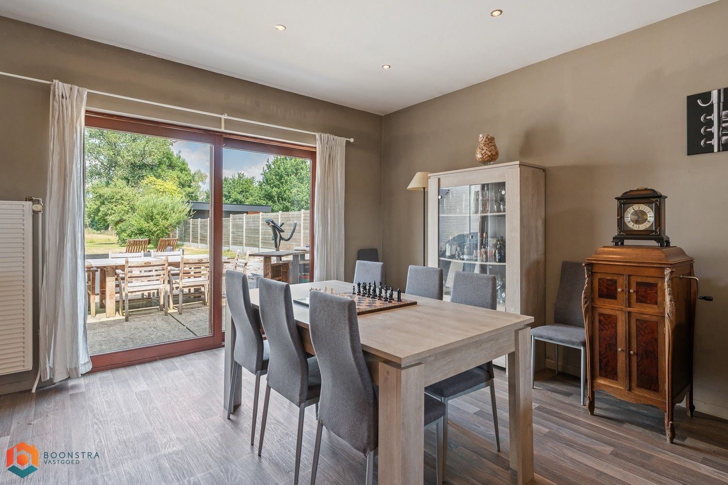 Woning met 3 slpkrs op ruim perceel (1759m²) foto 6