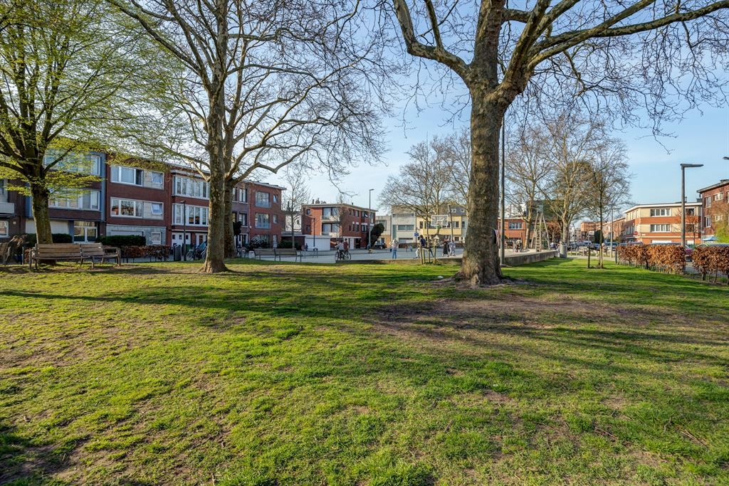Stijlvol gerenoveerde woning met zonnige tuin! foto 28