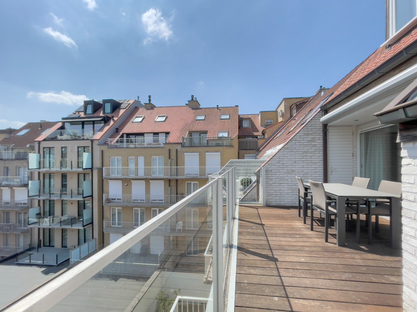 Prachtig en recente duplex op wandelafstand van de zeedijk. foto 30