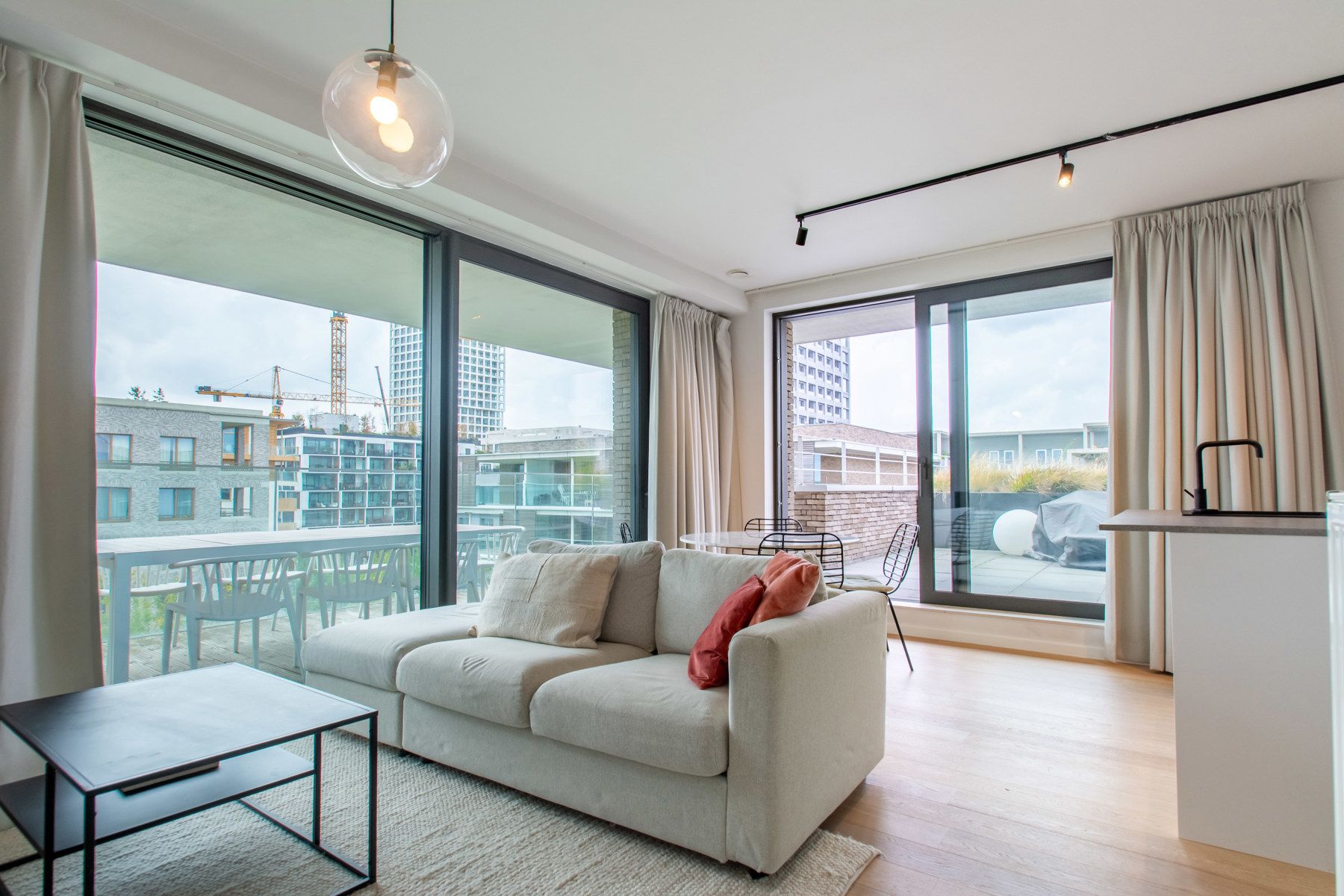 Gezellig 1slpk app. met prachtig terras en zicht op park  foto 2