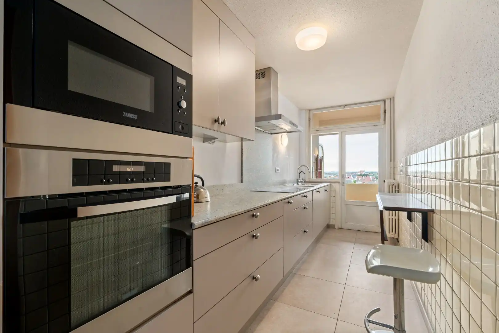 Ruim appartement met panoramisch zeezicht op de Zeedijk Albertstrand foto 5