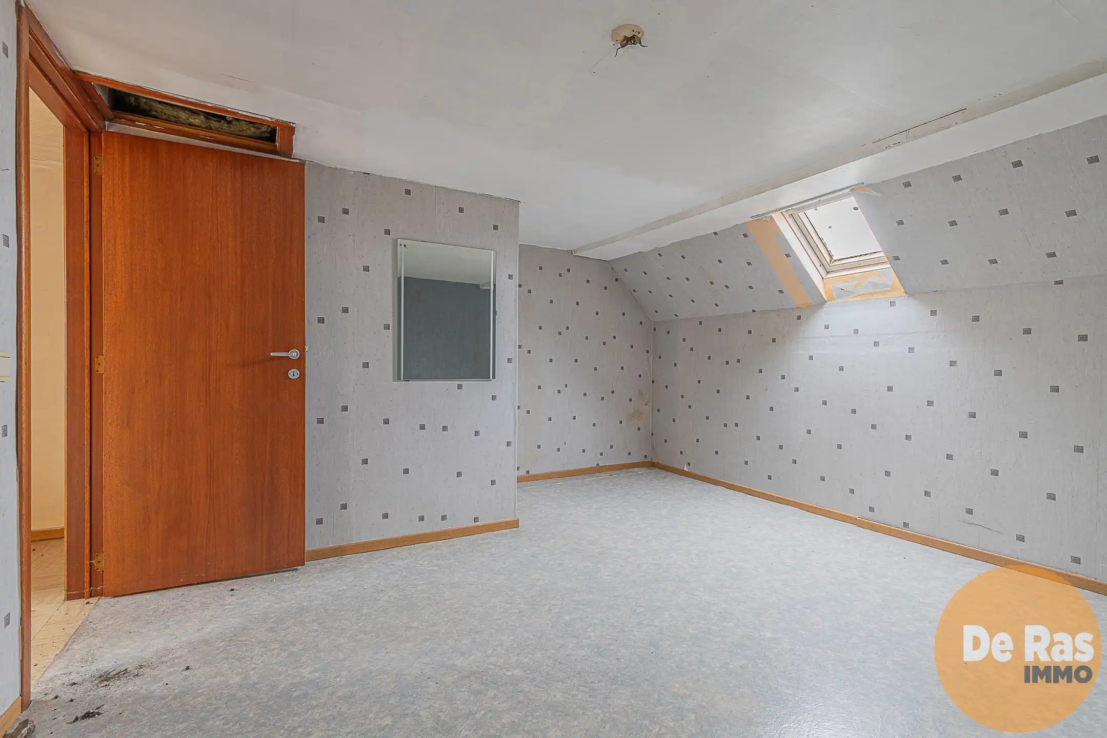 LEDE Centraal gelegen renovatiewoning met terras foto 12