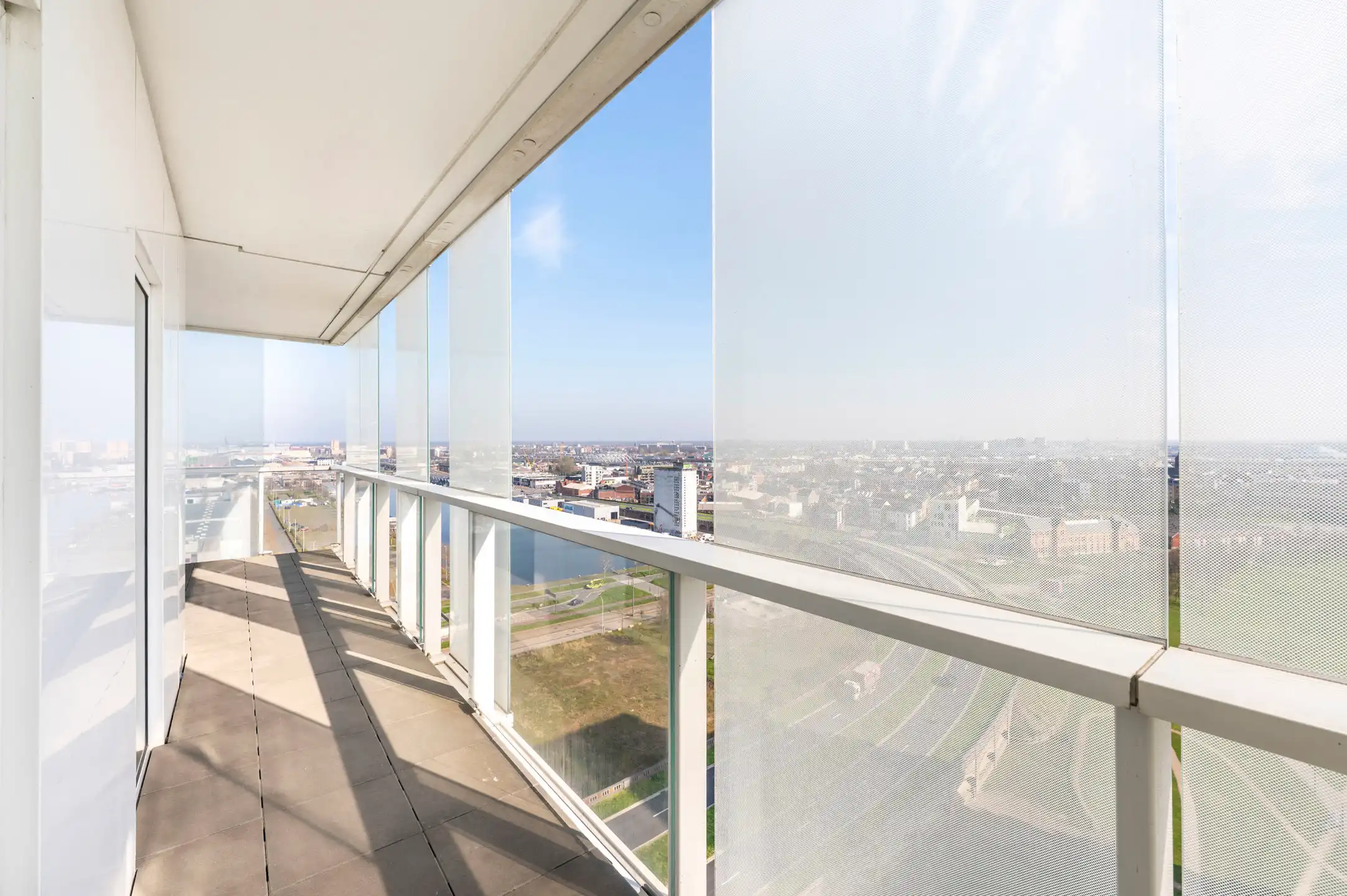 Hoekappartement met panoramisch terras 15 m² foto 12