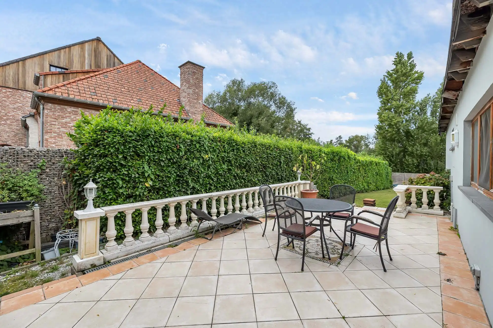 Rustieke woning op strategische ligging foto 38