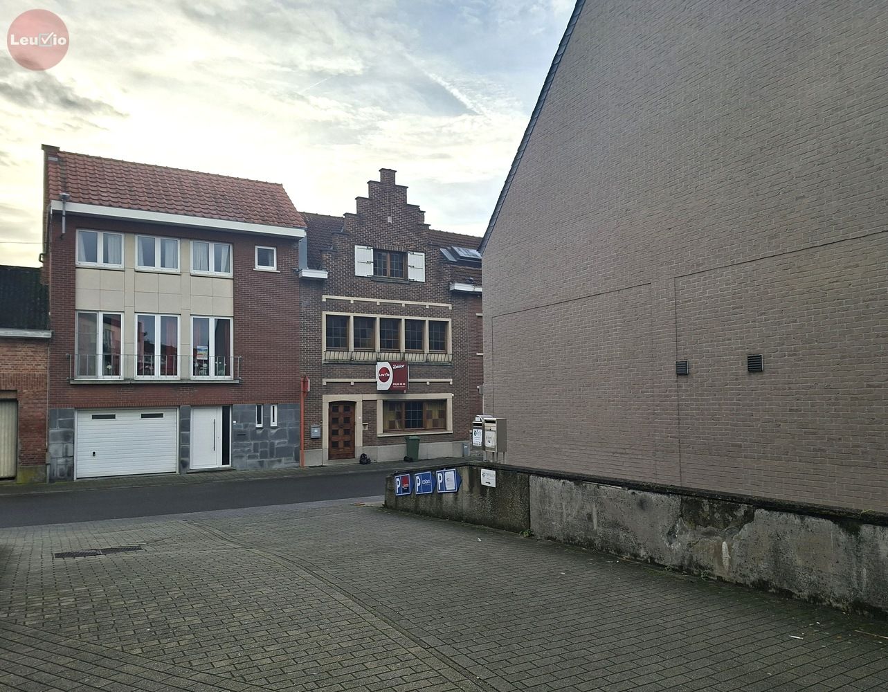 Afgesloten garagebox in ondergrondse parking foto 12