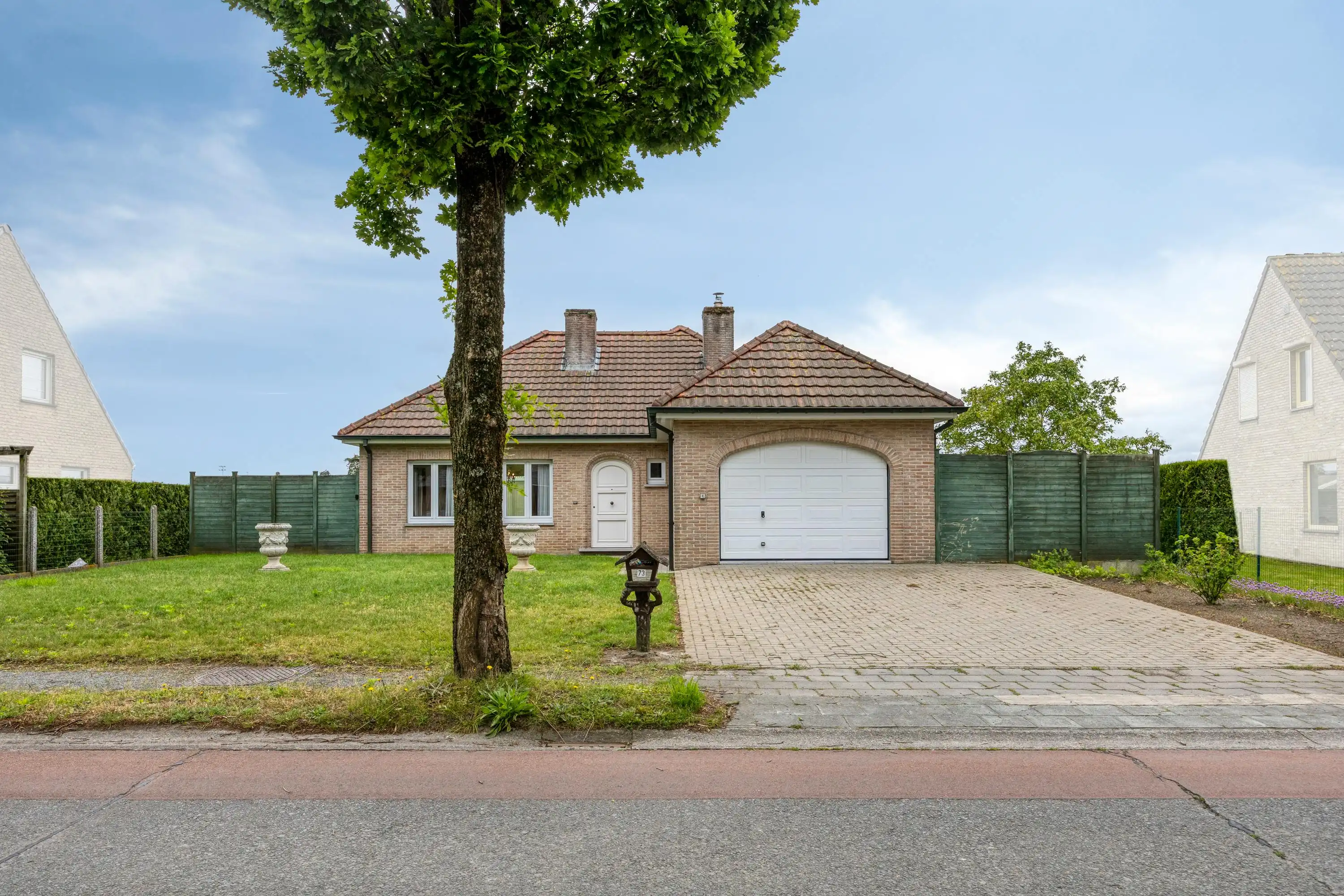 Charmante, op te frissen woning op een toplocatie in Aalter foto 2