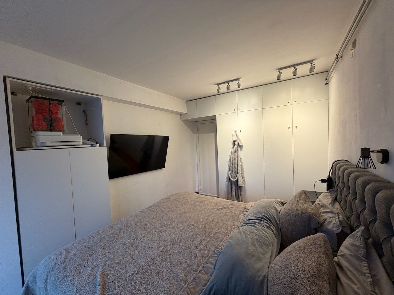 Genk-centrum, Jan Habexlaan 17 bus 11: Energiezuinig appartement met 2 slaapkamers, 2 terrassen en garage. foto 8