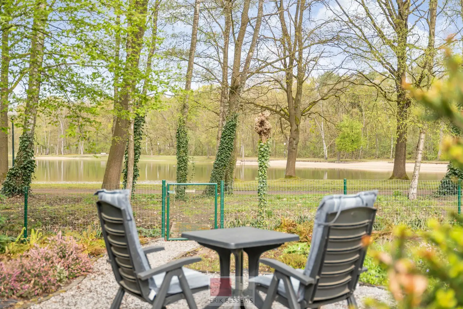 Prachtige, gelijkvloerse vakantiewoning op een toplocatie, vlak bij de grote vijver van de Sonnevijver. foto 17