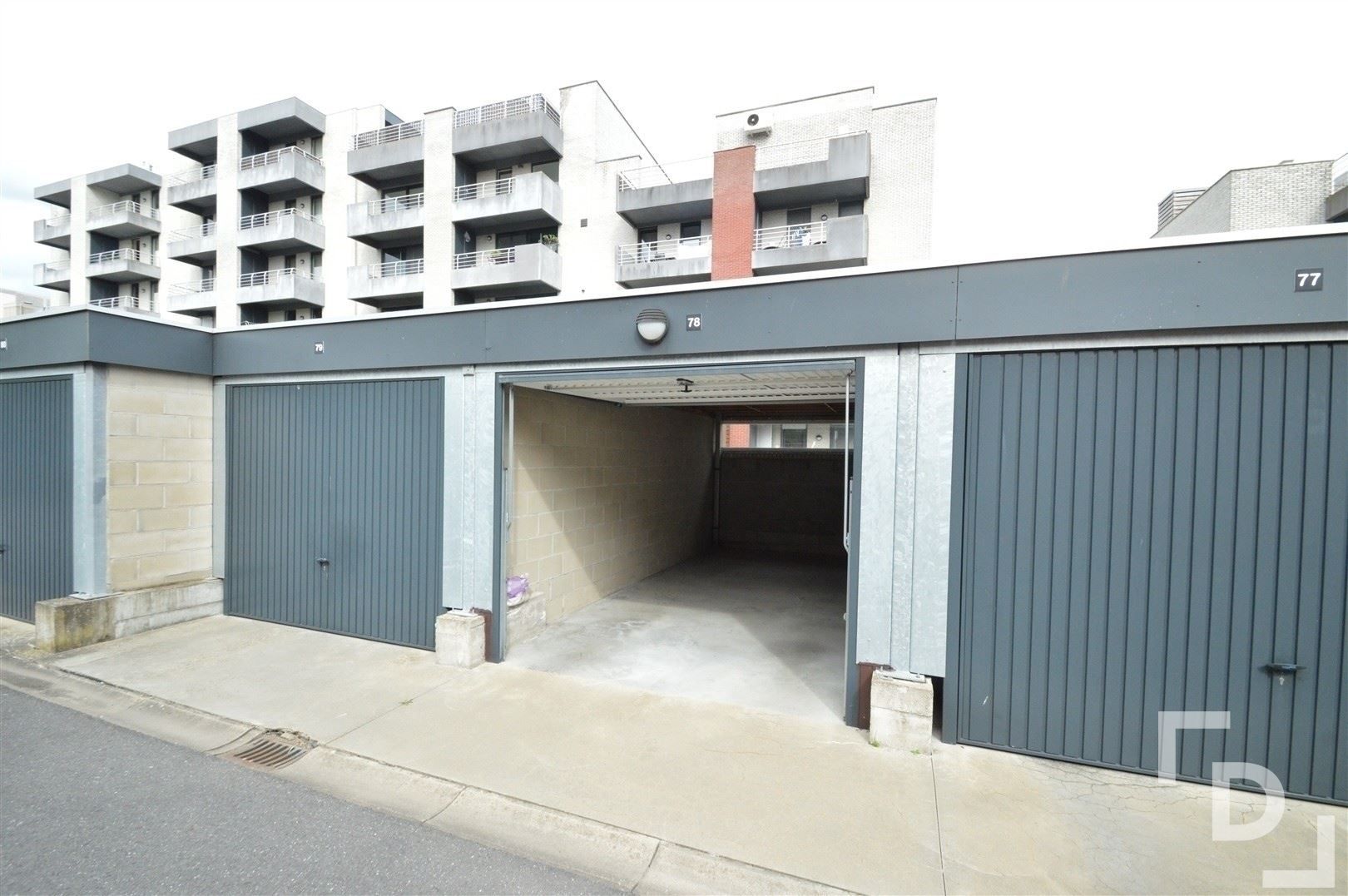 Lichtrijk appartement aan de stadsrand van Ieper. foto 21