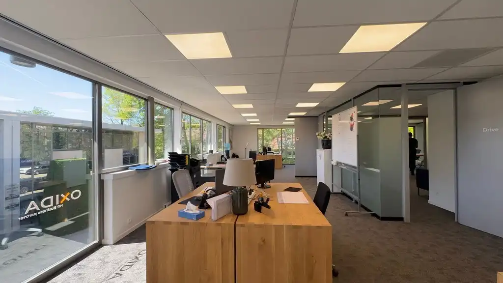 Instapklare kantoren te huur in Latem Business Park foto 13
