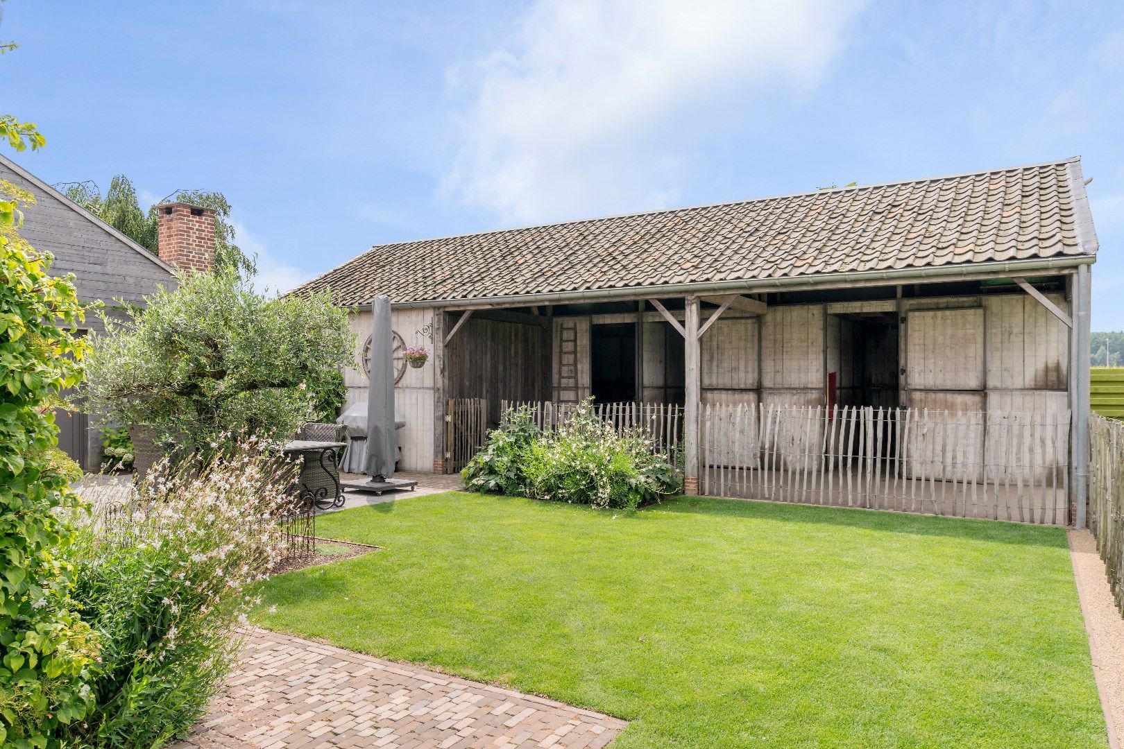 Gerestaureerde boerderijwoning met uitstekende energiescore op een rustige locatie! foto 6