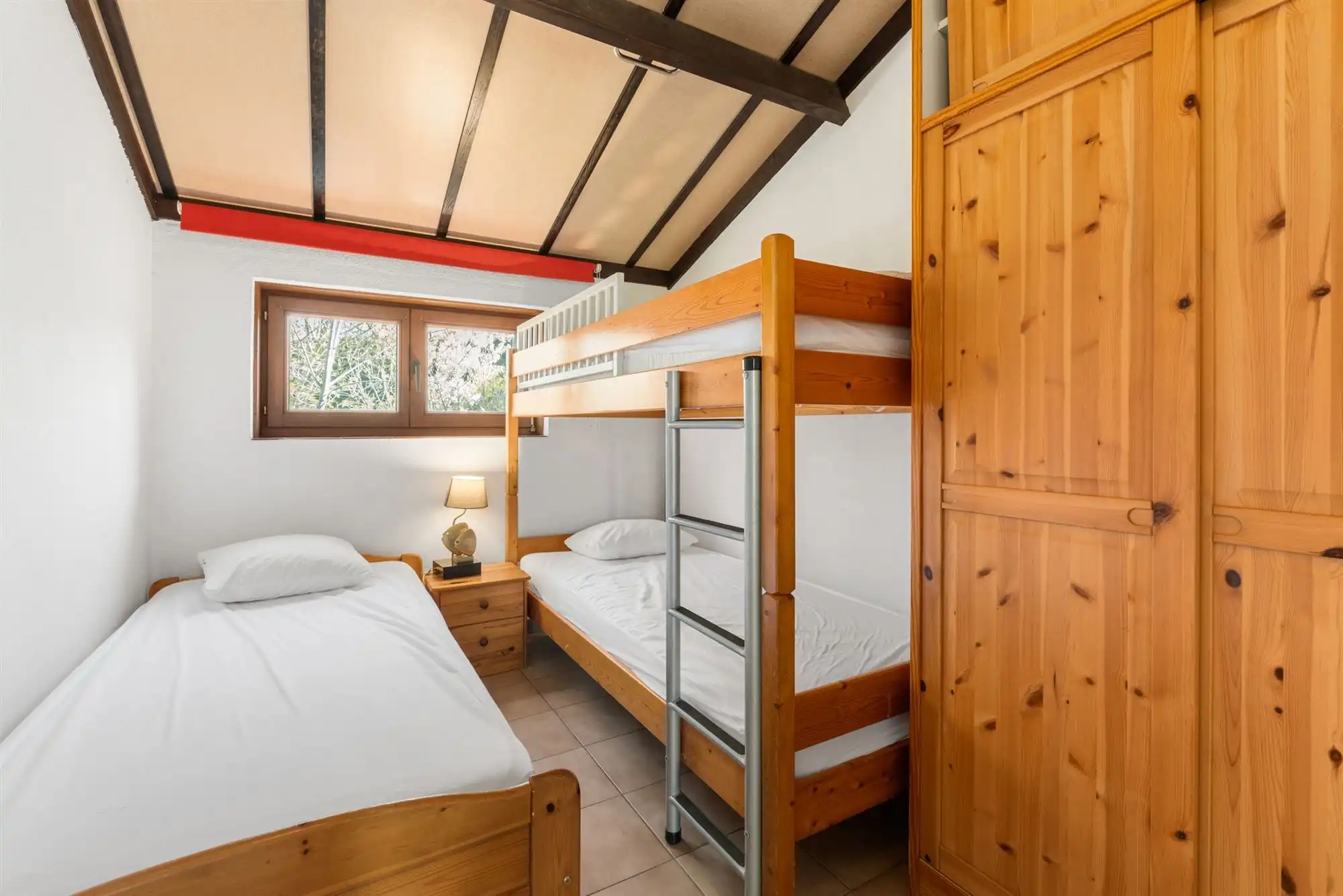 Leuke vakantiewoning met parking in park! foto 13