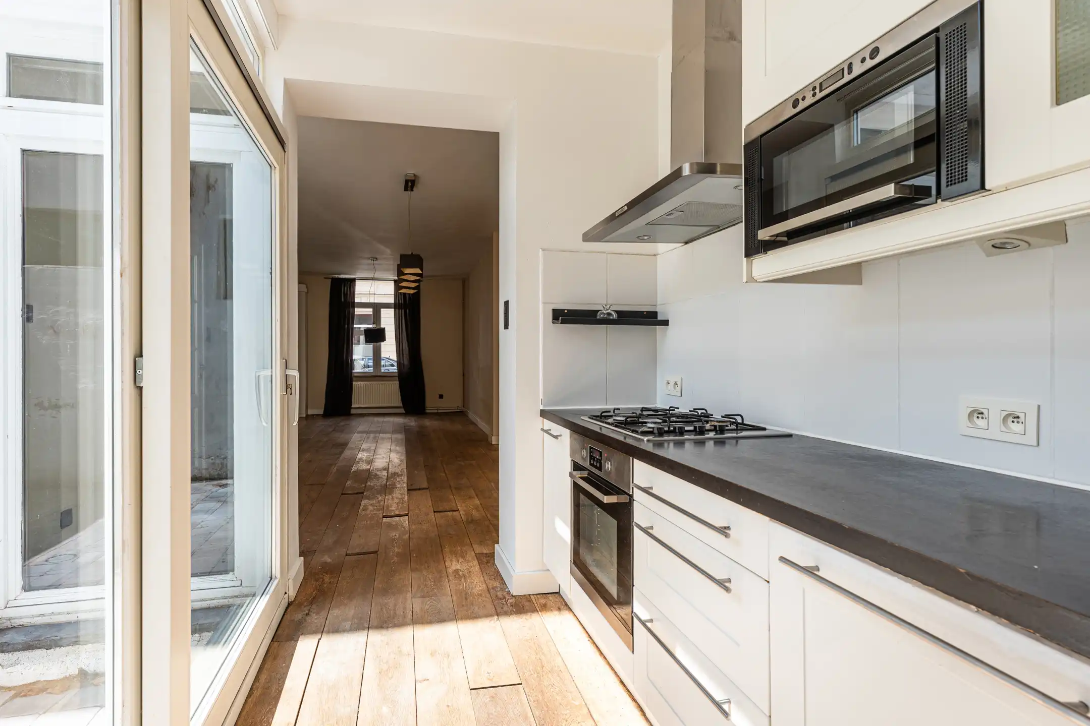 Authentieke stadswoning met 4 slaapkamers en ruime koer nabij Gent foto 7