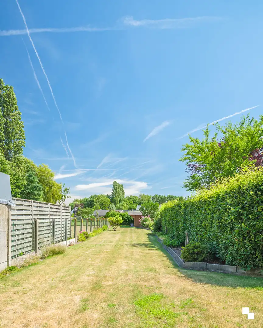 Op te frissen woning met gezellige tuin in het hart van Merelbeke foto 23