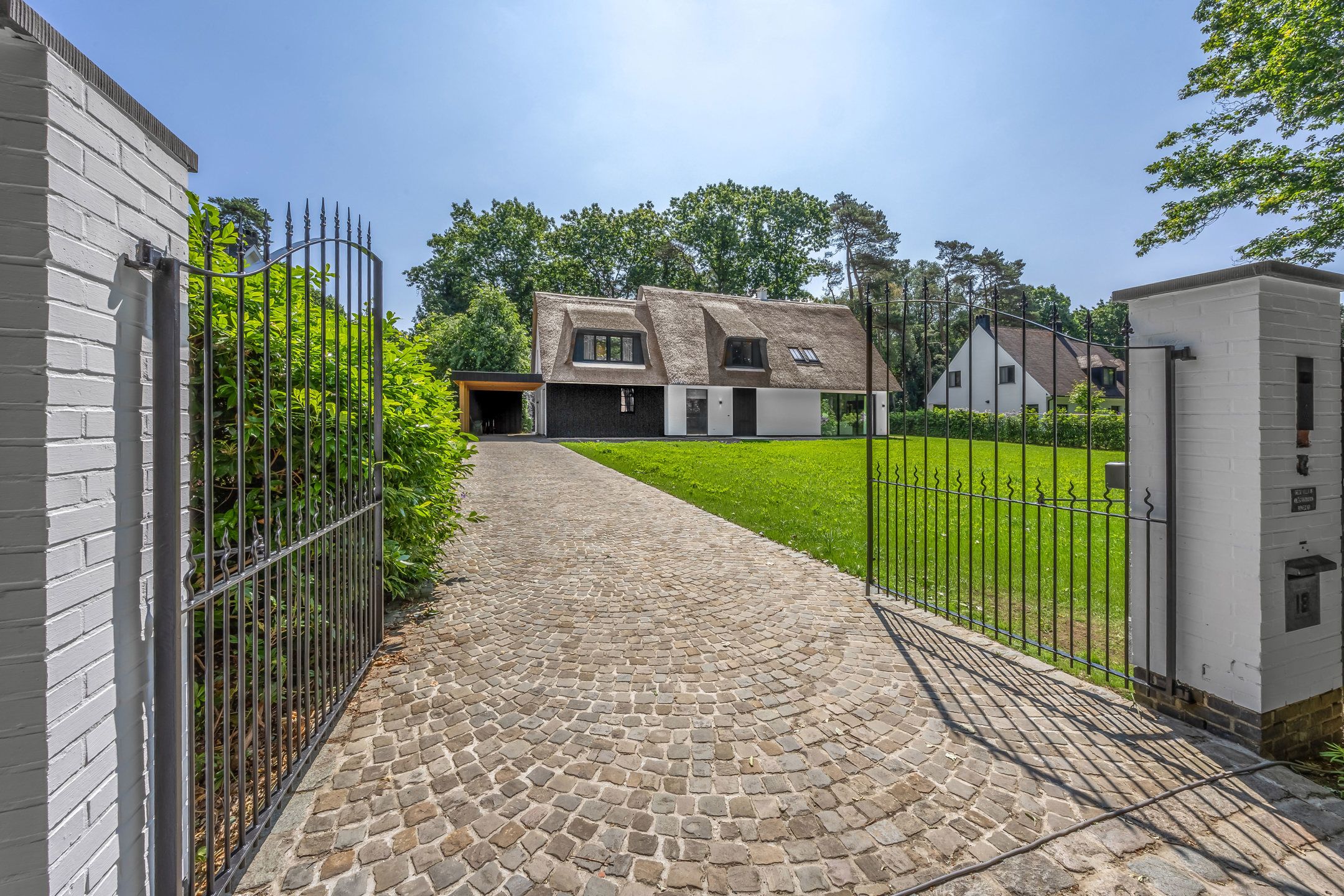 Huis te koop foto {{pictureIndex}}