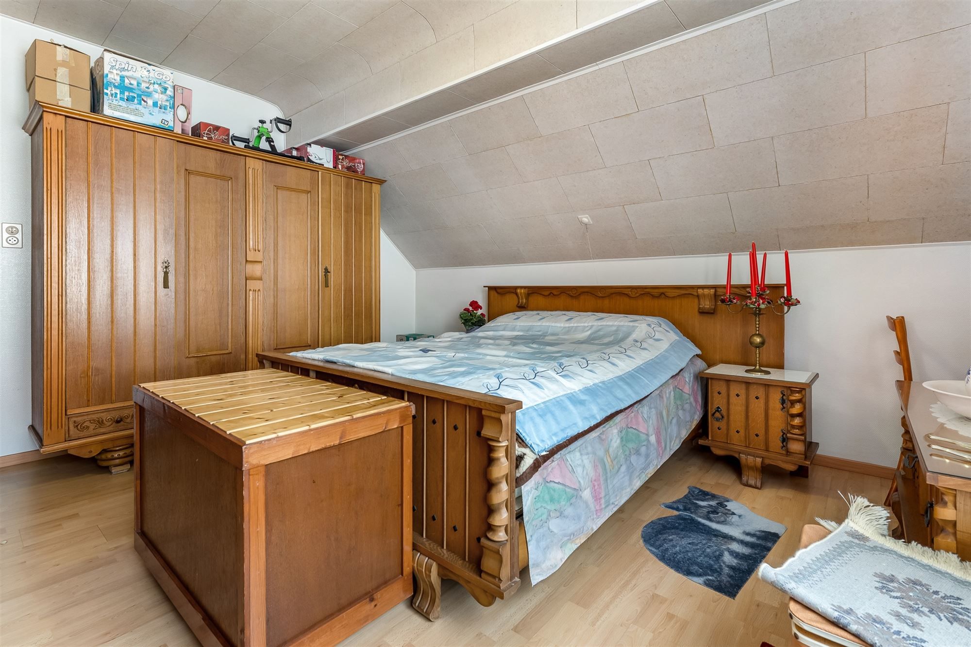 PERFECT ONDERHOUDEN WONING MET RUIME GARAGE EN BIJGEBOUW foto 20