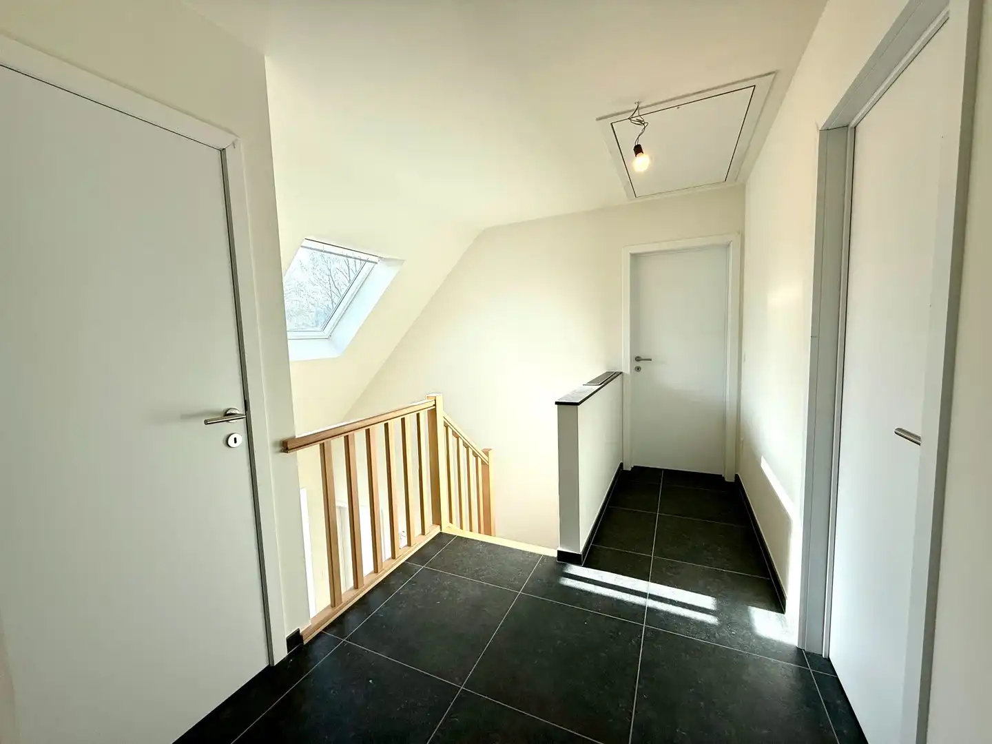 Volledig nieuwbouw, verrassend ruime en lichtrijke gezinswoning met 3 slaapkamers foto 23