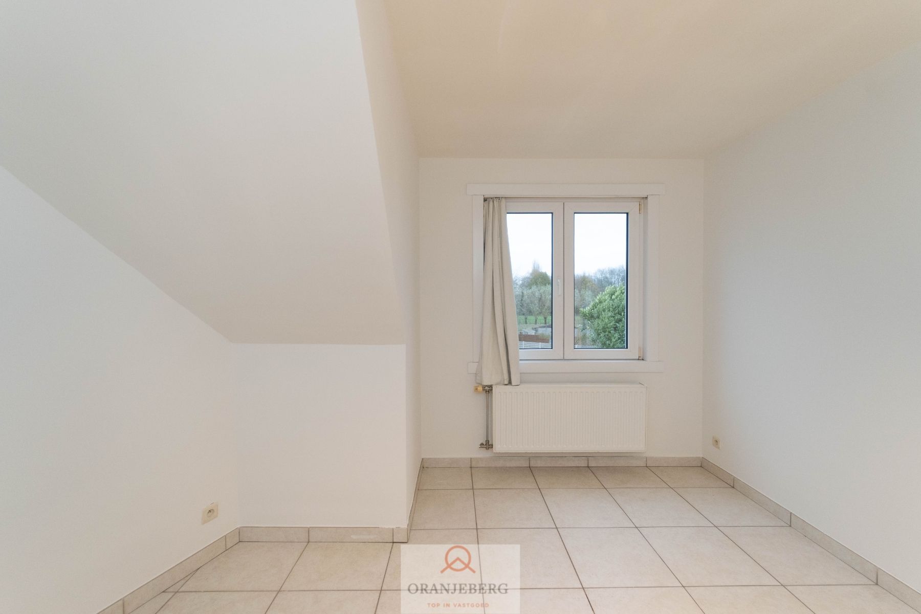 Lichtrijke bel-étage woning met garage en tuin te Lievegem - Waarschoot foto 7