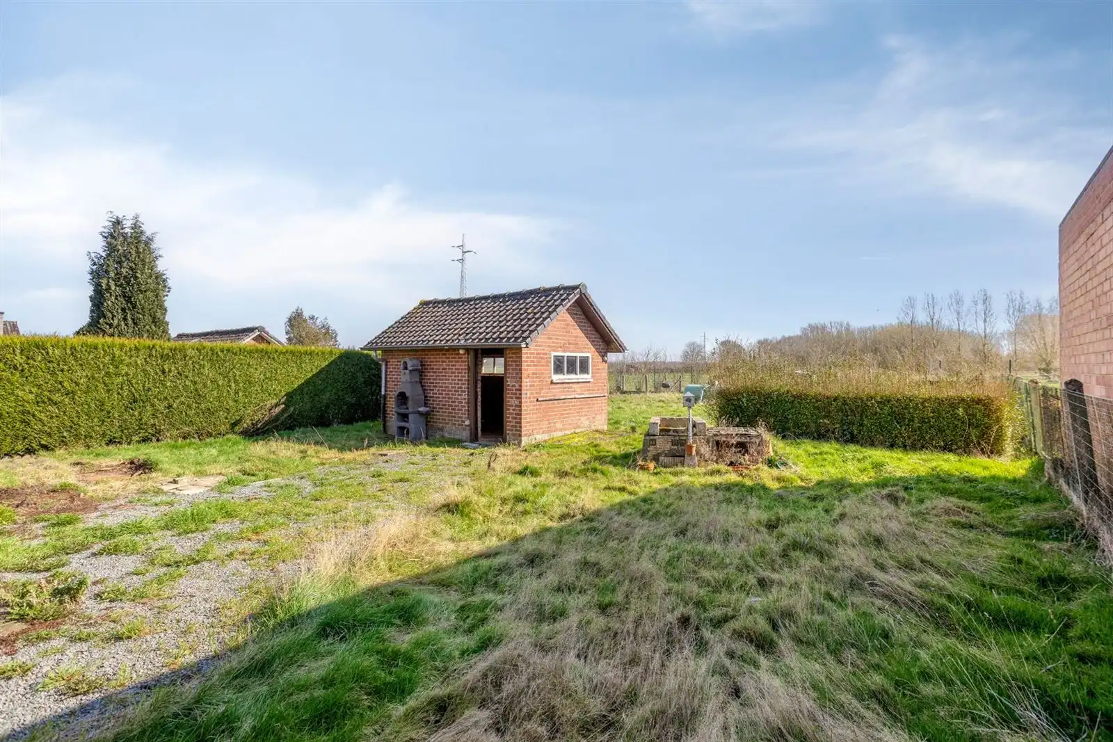 Alleenstaande woning met omringde tuin foto 24