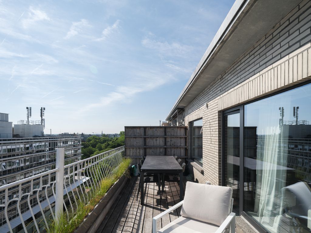 Luxueus penthouse appartement met o.m. twee slaapkamers en een ruim dakterras foto 2