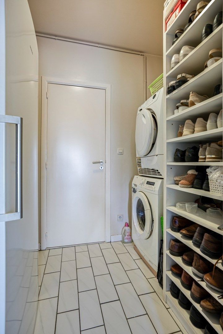 INVESTERINGSPAND: Ruim appartement met garage en zicht op de middeleeuwse Wallen te Tongeren foto 26