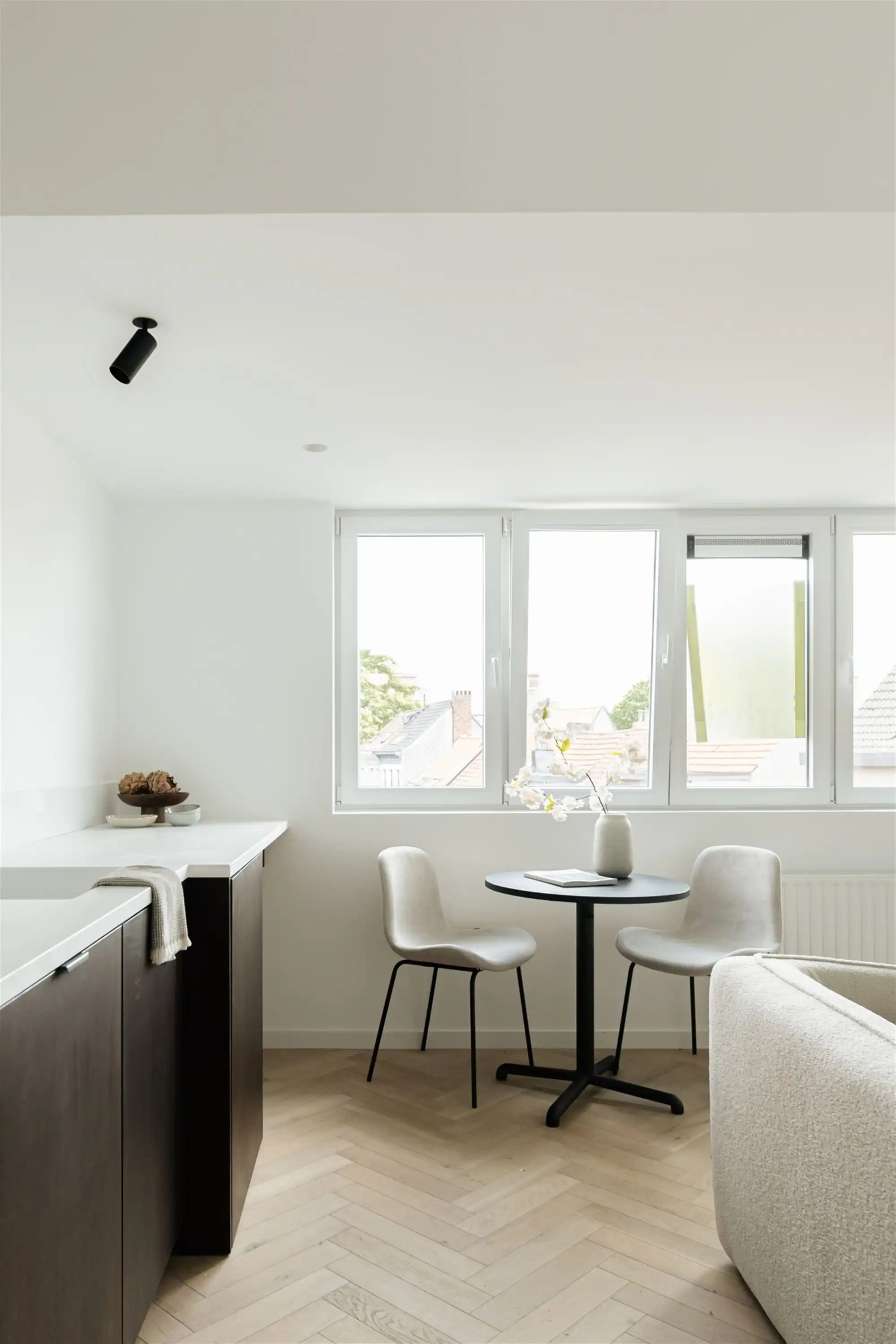 Gerenoveerd dakappartement met zonnig terras foto 14