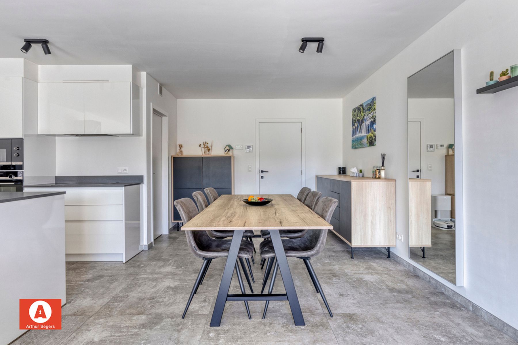 Gelijkvloers appartement met tuin (Z) en 2 staanplaatsen foto 9
