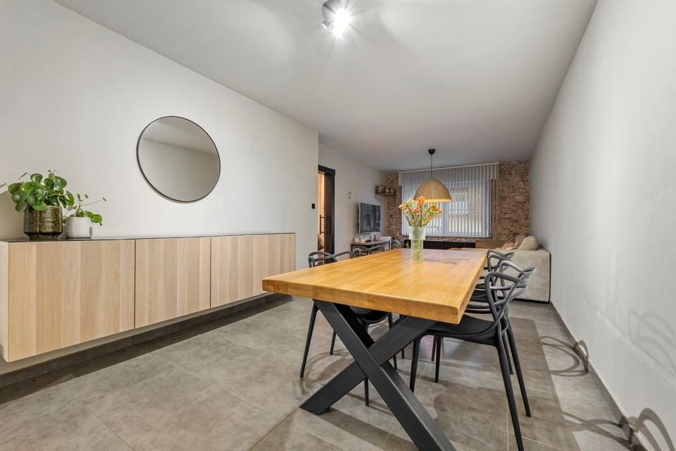 INSTAPKLARE GEZINSWONING MET 4 SLAAPKAMERS EN ZONNIGE TUIN OP TOPLOCATIE foto 7
