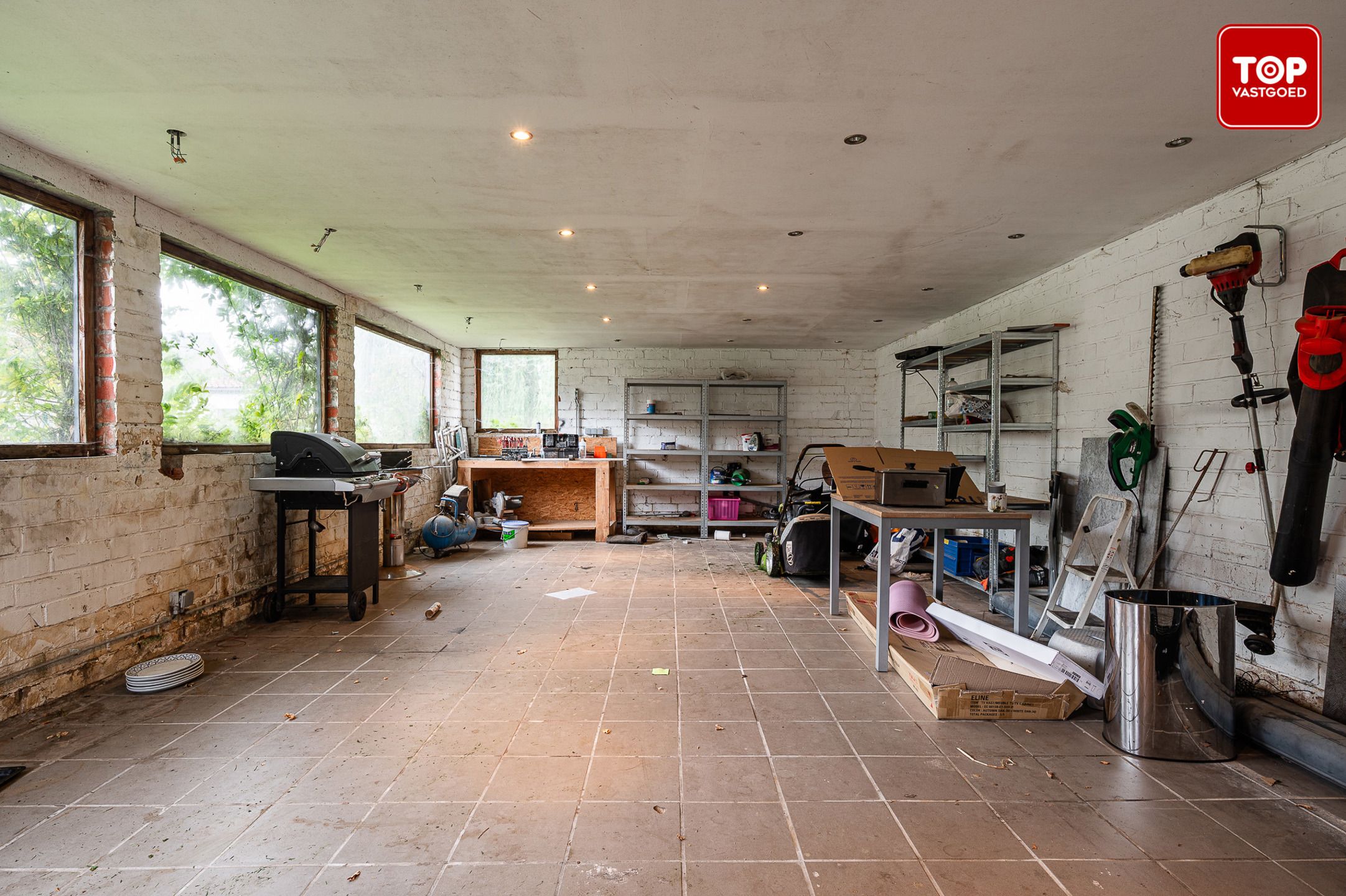 Halfopen woning met 4 slaapkamers, grote tuin en  ruime garage foto 24