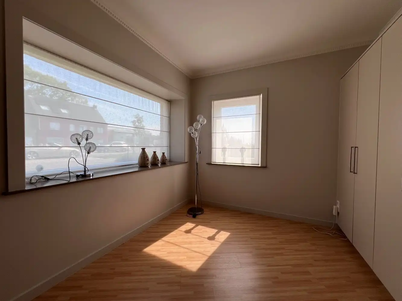 Instapklare woning met 4 slaapkamers, loods en dubbele garage foto 6