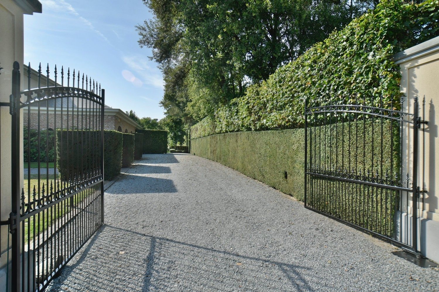 Impressionante villa uit 2002 in Manoir stijl, gesitueerd op een prachtig perceel van 28a 99ca op schitterende locatie te Lanaken-Rekem foto 27