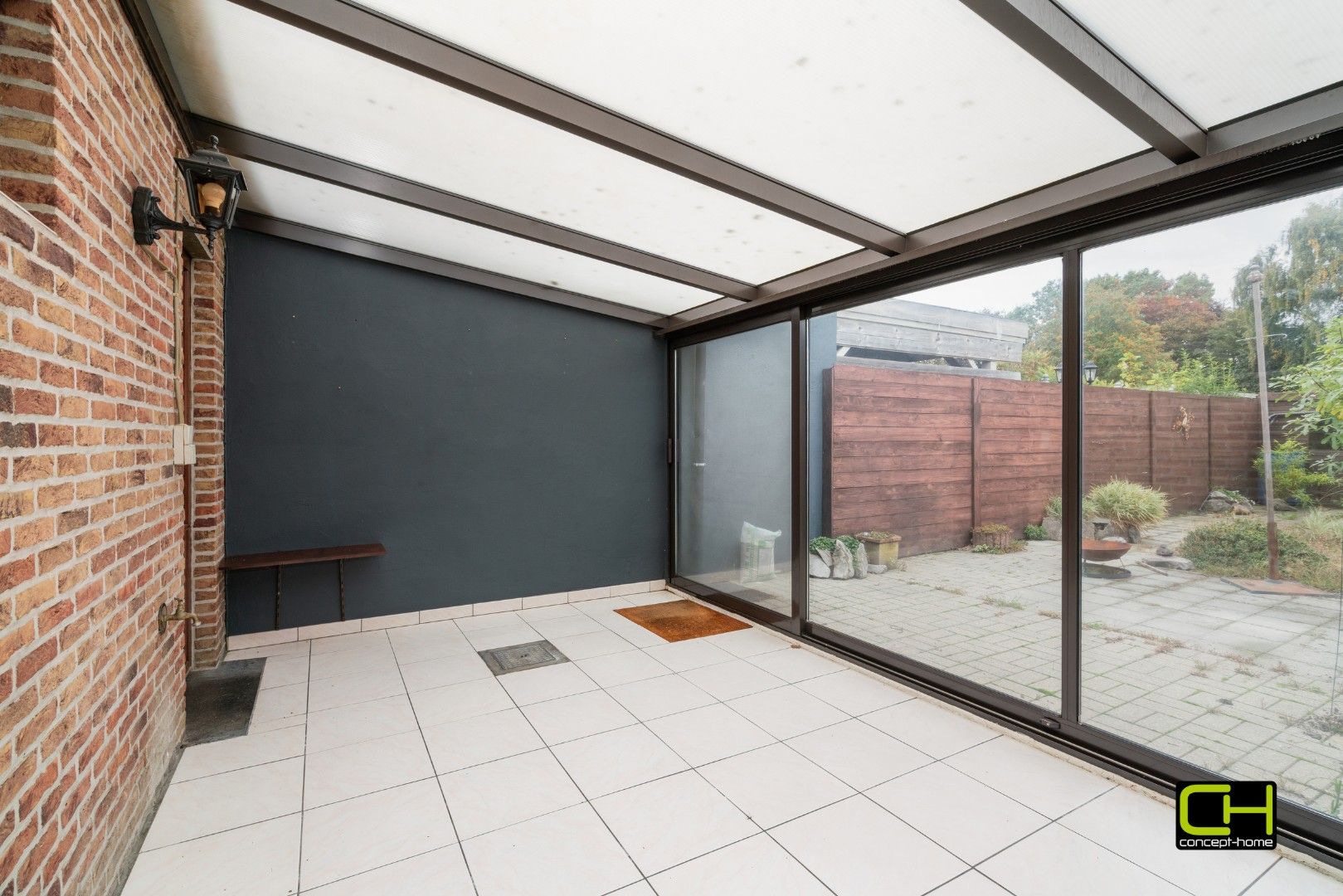 Te renoveren woning met ruime tuin te koop in Lievegem foto 11